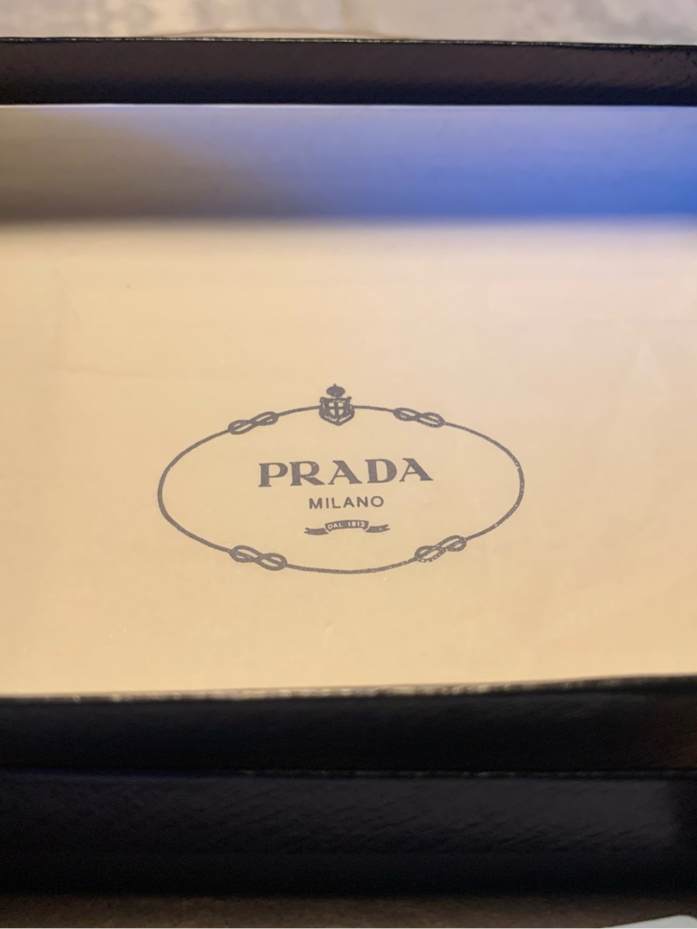 Prada Milano Black Patent Fold wallet. Presentation Box with Card. - Picture 4 of 10